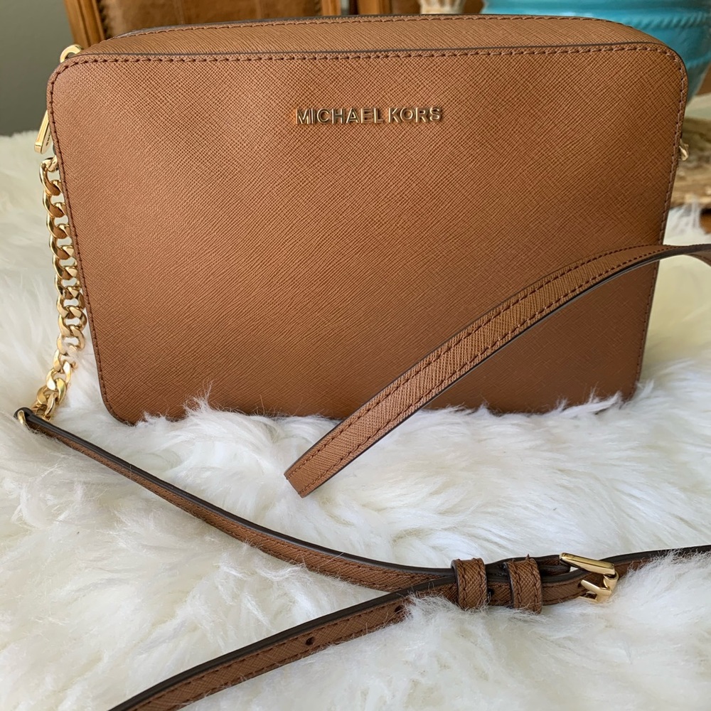 Michael kors cross body perfect condition